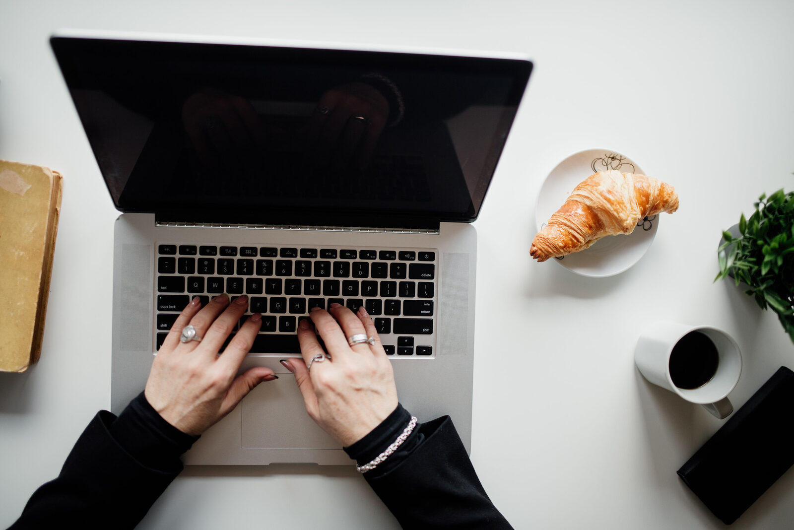 How to email a resume: what to write, from subject line to follow-up